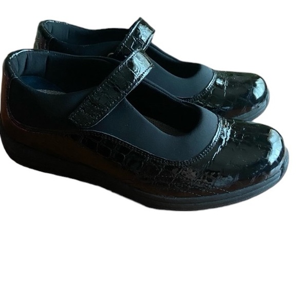 COPY - Drew black Leather Mary Jane Velcro Orthopedic shoe women’s size 8 Wide - Picture 2 of 7